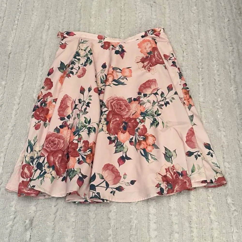 Modcloth Floral A-Line Skirt - Picture 2 of 6
